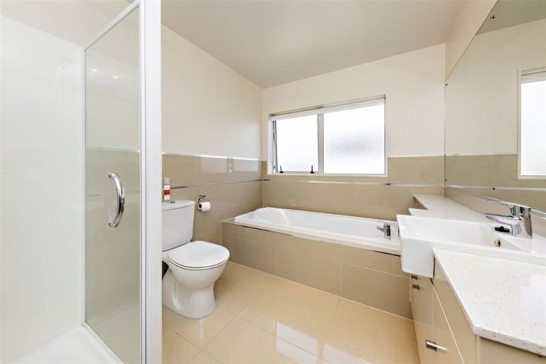 Photo of property in 99 Bayvista Drive, Karaka, Papakura, 2113