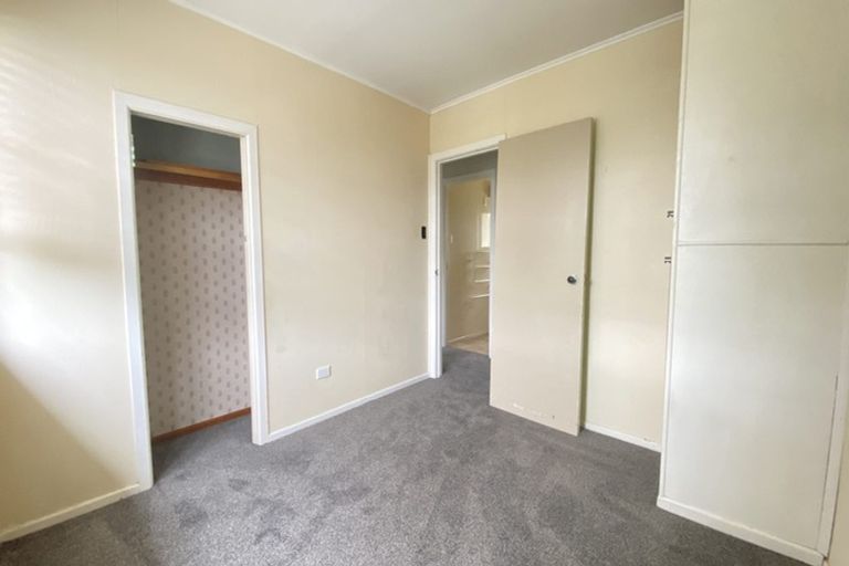 Photo of property in 26 Kirrie Avenue, Te Atatu South, Auckland, 0610