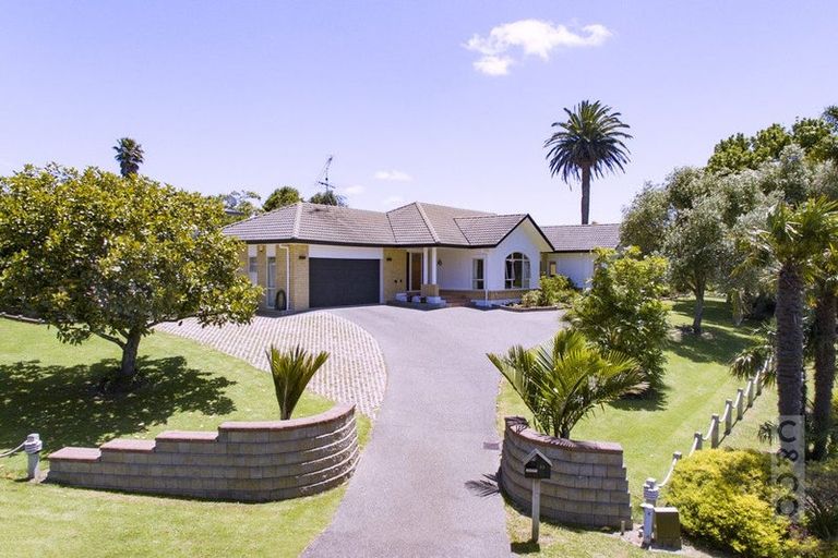 Photo of property in 10 Amber Place, Waimauku, 0812