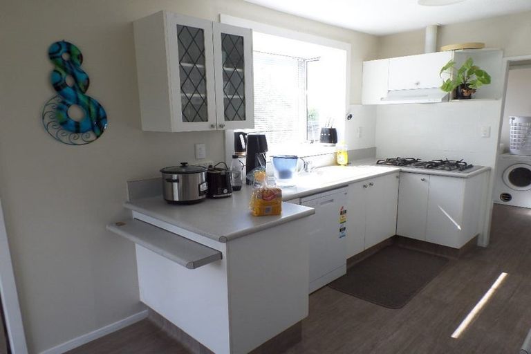 Photo of property in 17 Mckellar Place, Hornby, Christchurch, 8042