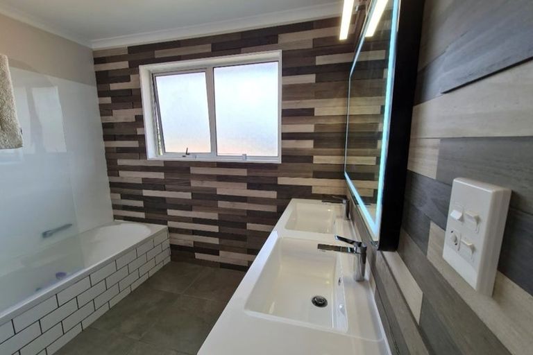 Photo of property in 57 Gray Avenue, Paraparaumu Beach, Paraparaumu, 5032