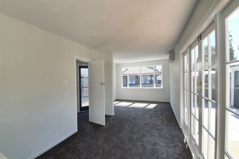 Photo of property in 6 Riverlaw Terrace, Saint Martins, Christchurch, 8022
