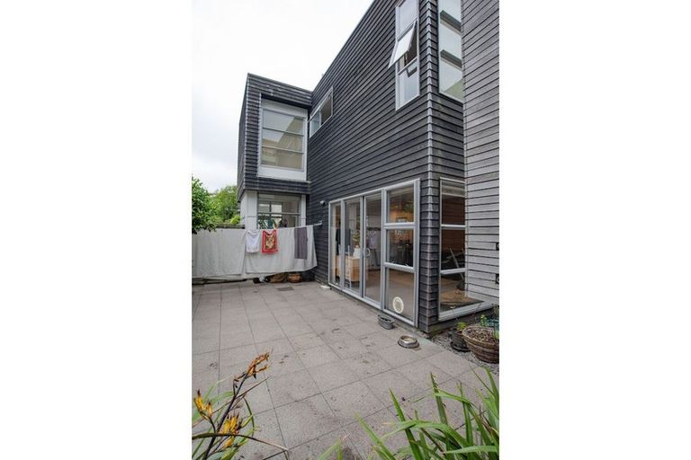 Photo of property in 4 Tiketike Way, Brooklyn, Wellington, 6021