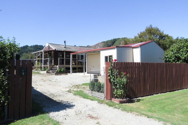Photo of property in 1 Racecourse Road, Reefton, 7830
