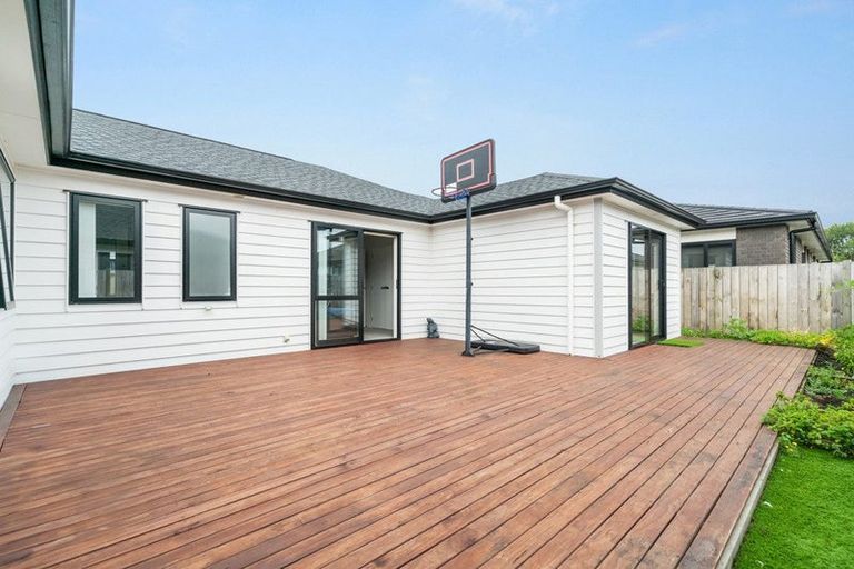 Photo of property in 18 Softwood Avenue, Takanini, 2110