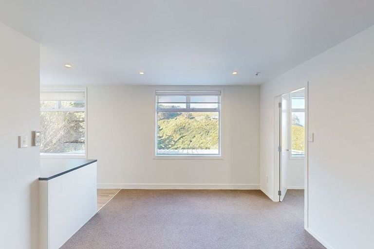Photo of property in 25f2 Kitchener Terrace, Johnsonville, Wellington, 6037
