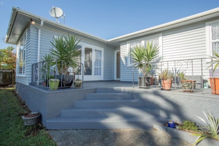 Photo of property in 34 Kaitawa Crescent, Paraparaumu, 5032