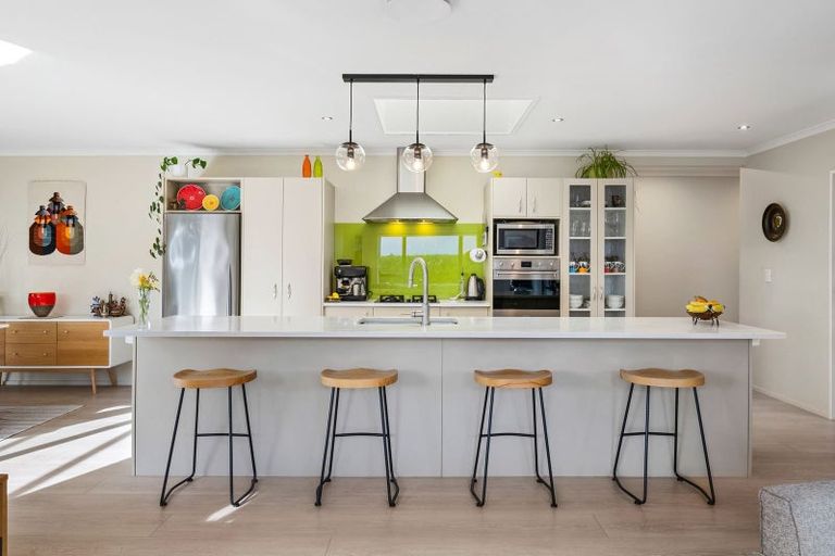 Photo of property in 2 Halsey Grove, Paraparaumu Beach, Paraparaumu, 5032