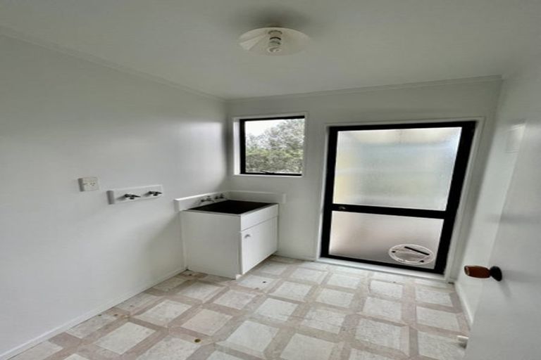 Photo of property in 1/138 Spinella Drive, Bayview, Auckland, 0629