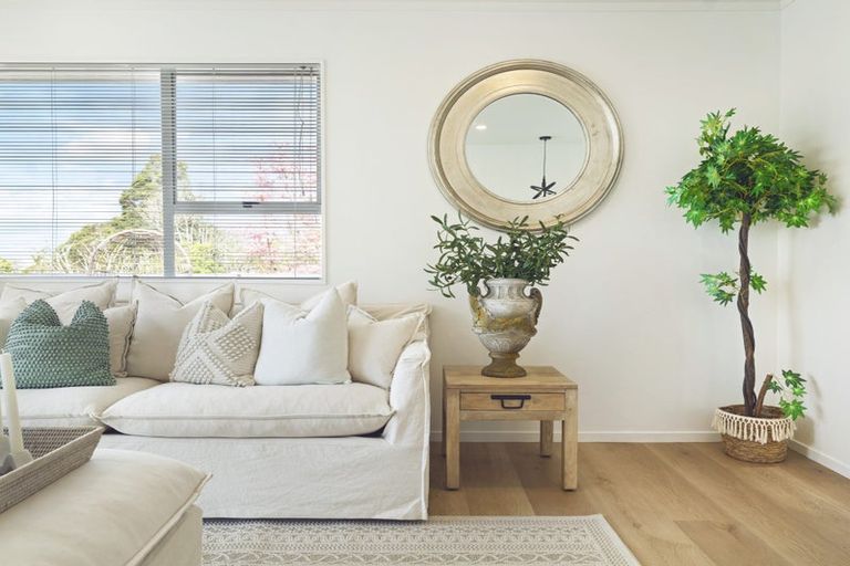 Photo of property in 5 Gallony Avenue, Massey, Auckland, 0614