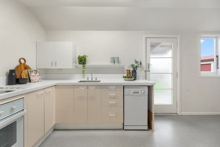 Photo of property in 25 Wades Avenue, Saint Martins, Christchurch, 8022