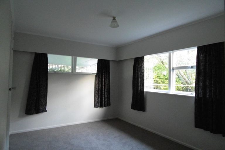 Photo of property in 8 Merchant Avenue, Te Atatu South, Auckland, 0610