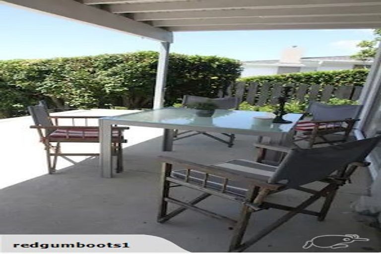 Photo of property in 25 Rosario Crescent, Red Beach, 0932