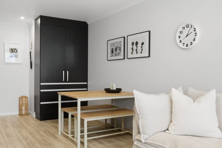Photo of property in 2/19 Victoria Road, Mount Maunganui, 3116