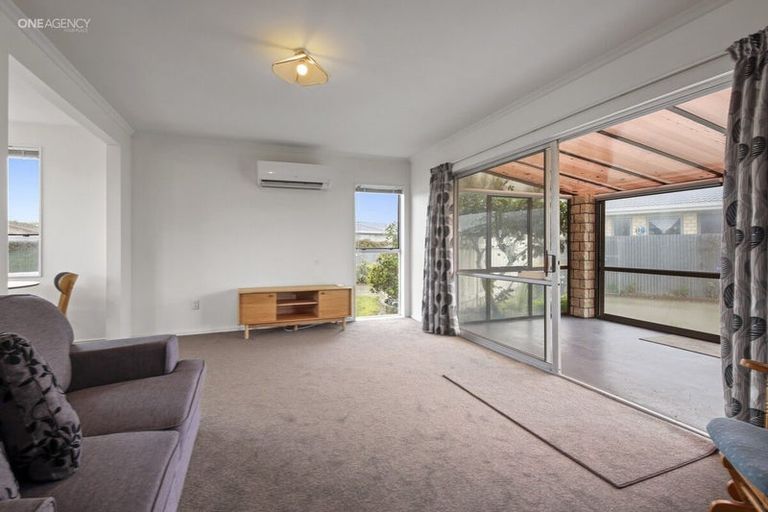 Photo of property in 9 Cornet Lane, Aranui, Christchurch, 8061