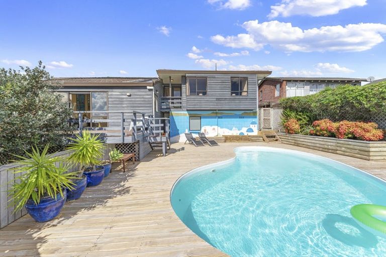 Photo of property in 37 Pigeon Mountain Road, Half Moon Bay, Auckland, 2012