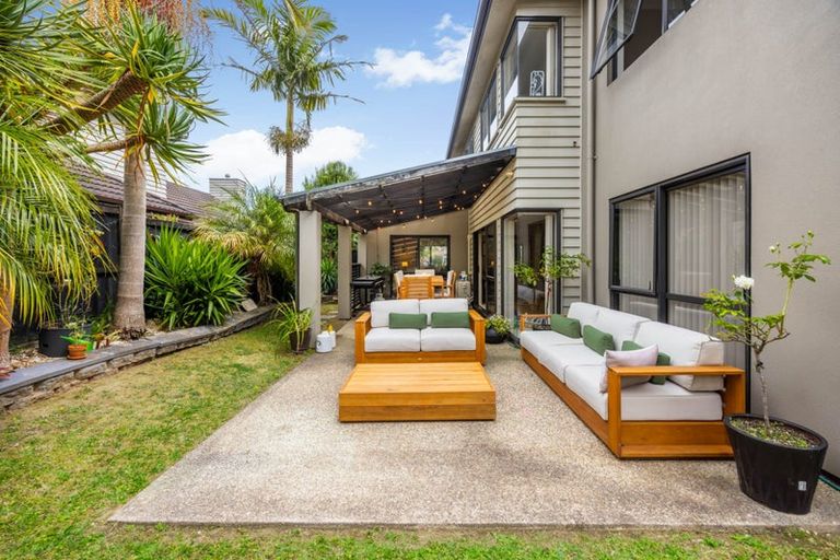 Photo of property in 24 Corsica Way, Karaka, Papakura, 2113