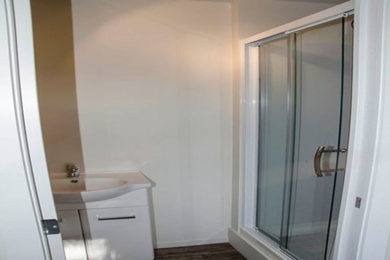 Photo of property in 1/39 Bayview Road, Bayview, Auckland, 0629