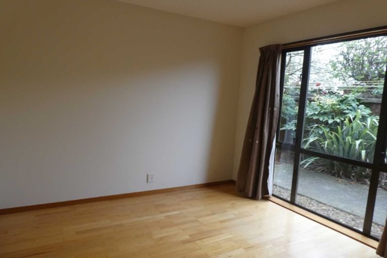 Photo of property in 5 Dorfold Mews, Avonhead, Christchurch, 8042