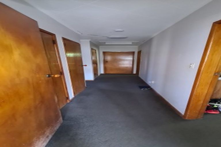 Photo of property in 296 Main Road, Tawa, Wellington, 5028