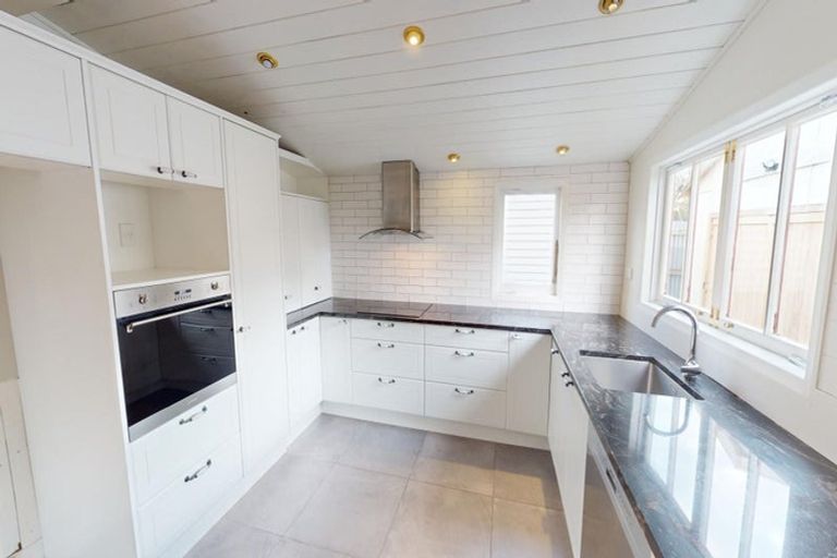 Photo of property in 11 Hereford Street, West End, Palmerston North, 4410