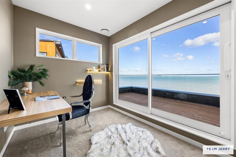 Photo of property in 4 Seawind Way, Hobsonville, 0616