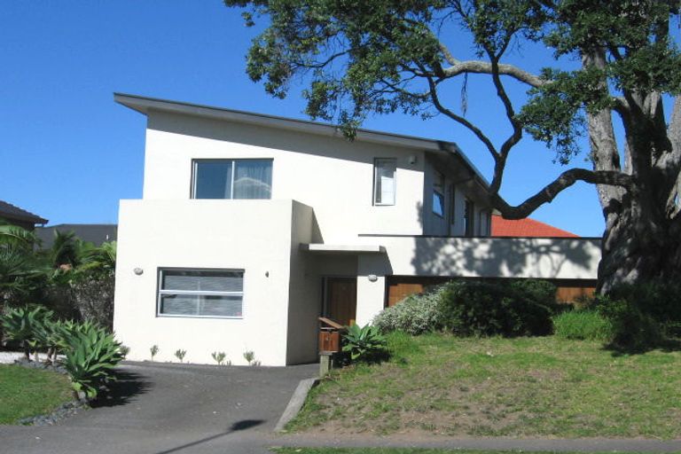Photo of property in 41 Harbour View Road, Te Atatu Peninsula, Auckland, 0610
