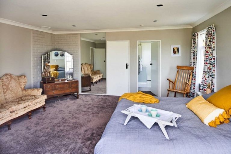 Photo of property in 3 Mackenzie Road, Eastbourne, Lower Hutt, 5013