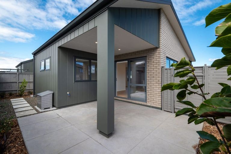 Photo of property in 25 Viridian Avenue, Rosehill, Papakura, 2113