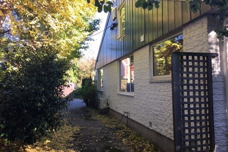 Photo of property in 2/8a Elmwood Road, Strowan, Christchurch, 8052