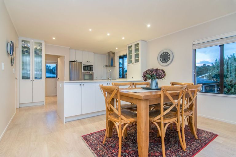 Photo of property in 217 Portage Road, Green Bay, Auckland, 0604