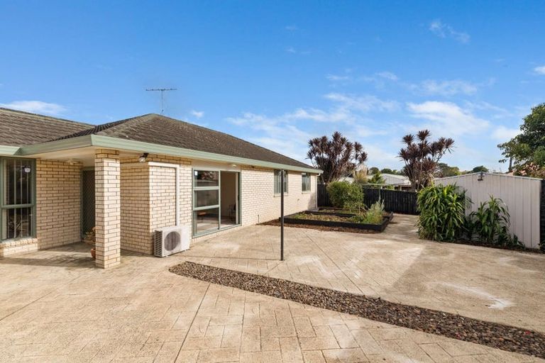 Photo of property in 14 Magnolia Drive, Waiuku, 2123