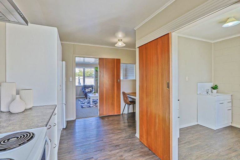 Photo of property in 2/65 Middle Road, Havelock North, 4130