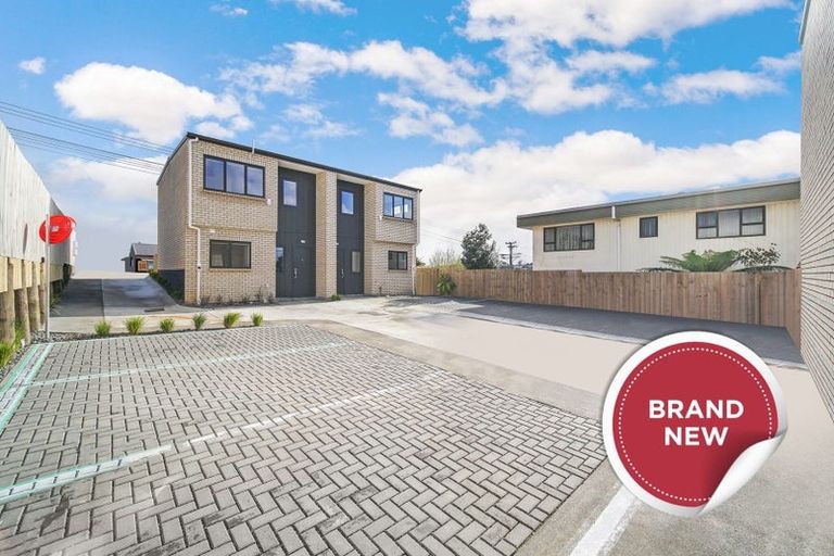 Photo of property in 2/65 Moire Road, Massey, Auckland, 0614