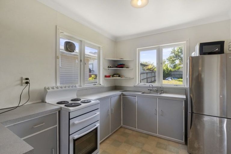 Photo of property in 183 Rathgar Road, Henderson, Auckland, 0610