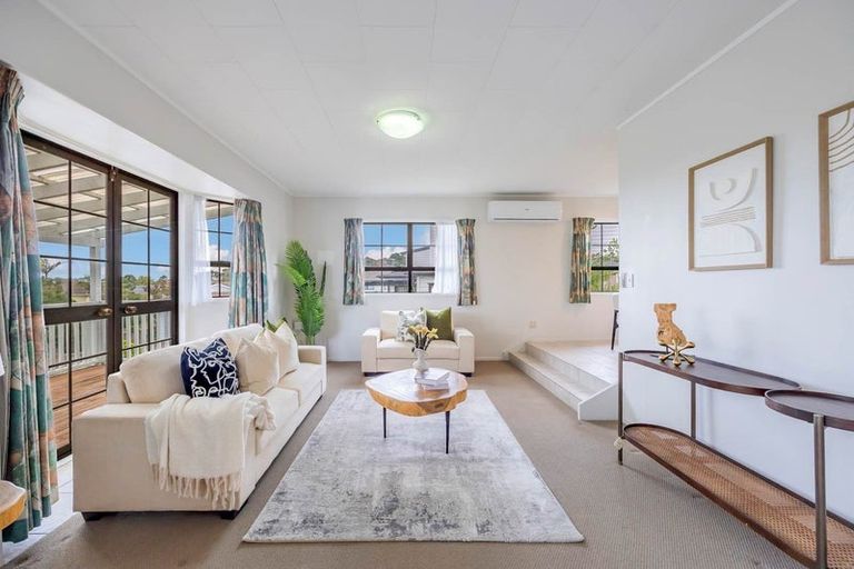 Photo of property in 13 Santiago Crescent, Unsworth Heights, Auckland, 0632