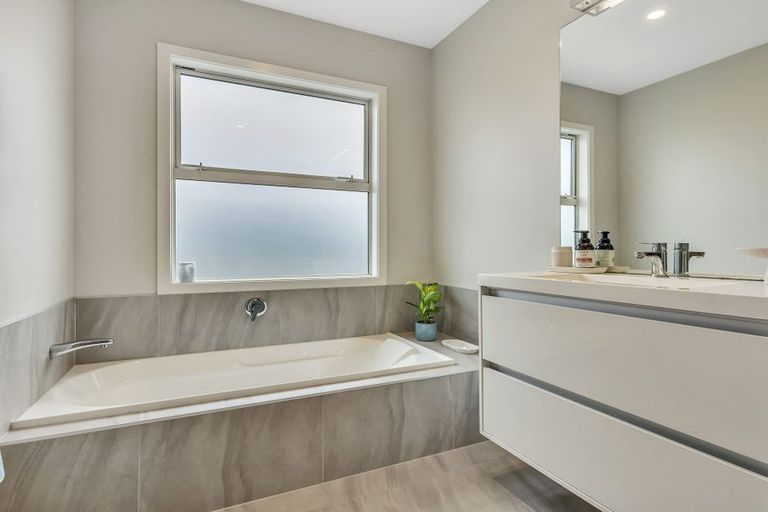 Photo of property in 22 Kaituna Place, Te Awa, Napier, 4110