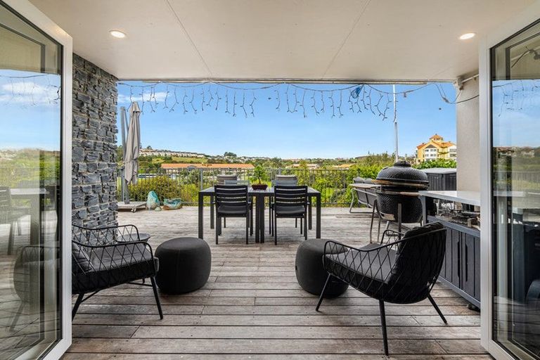 Photo of property in 2 Bella Vista Drive, Gulf Harbour, Whangaparaoa, 0930