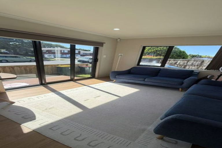 Photo of property in 89a Cascades Road, Pakuranga Heights, Auckland, 2010