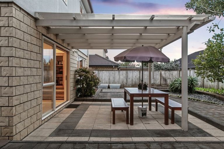 Photo of property in 16 Coachman Drive, Flat Bush, Auckland, 2016