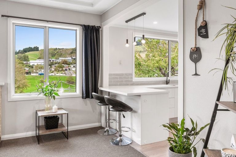 Photo of property in 8 Weir Street, Green Island, Dunedin, 9018