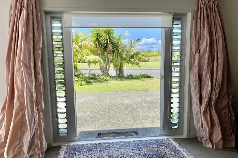 Photo of property in 47 Spinnaker Drive, Te Atatu Peninsula, Auckland, 0610