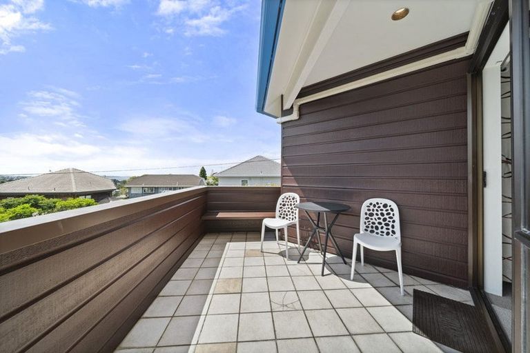 Photo of property in 1/56 Aberdeen Road, Campbells Bay, Auckland, 0620