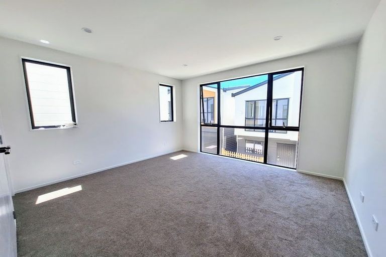 Photo of property in 108c Taikata Road, Te Atatu Peninsula, Auckland, 0610