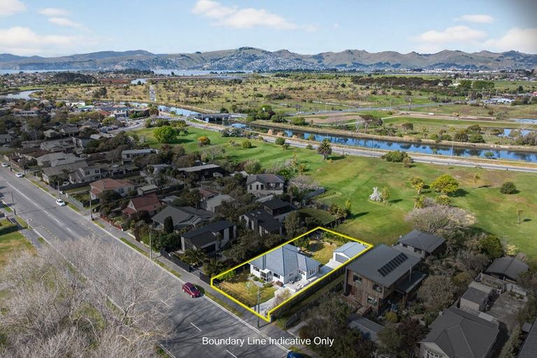 Photo of property in 370 Keyes Road, New Brighton, Christchurch, 8083