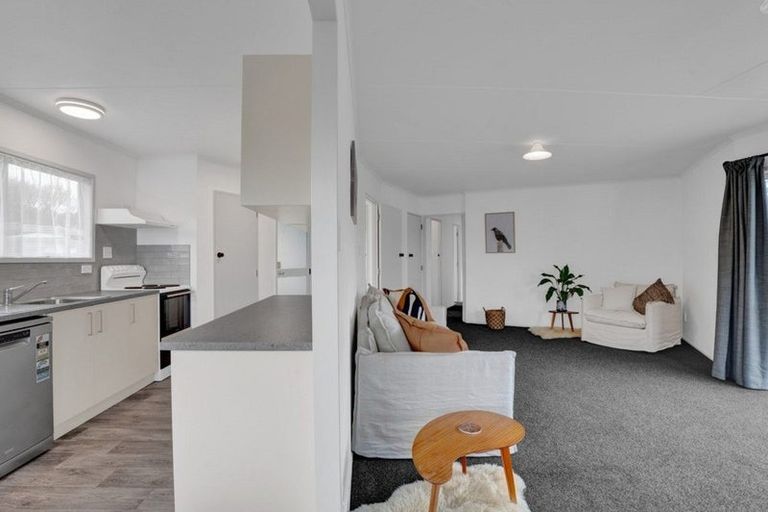 Photo of property in 14 Acacia Place, Bell Block, New Plymouth, 4312