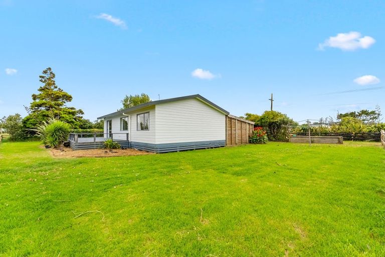 Photo of property in 331 South Head Road, South Head, Helensville, 0874