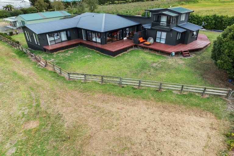 Photo of property in 216 Riverhead Road, Kumeu, 0892