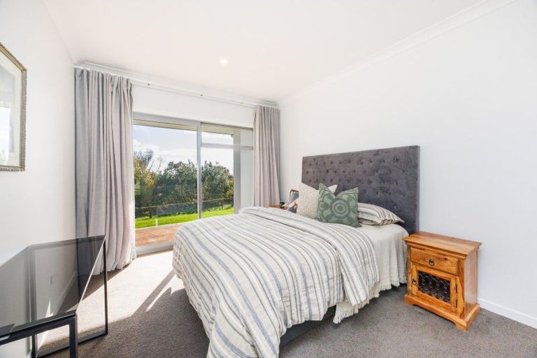Photo of property in 12 Fleetwood Lane, Turitea, Palmerston North, 4472