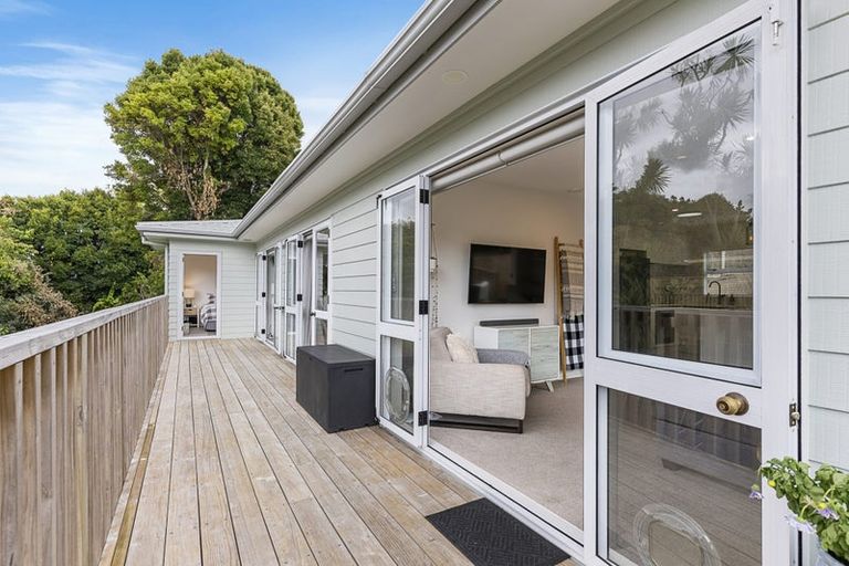 Photo of property in 2/58 Botany Road, Botany Downs, Auckland, 2010